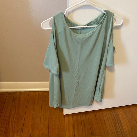 Off the shoulder top - Picture 1 of 2